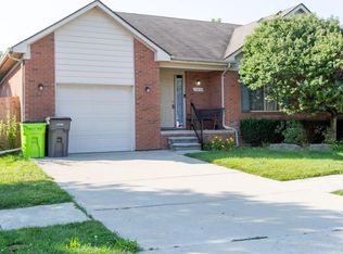 15836 Camperdown Ave, Clinton Township, MI 48035