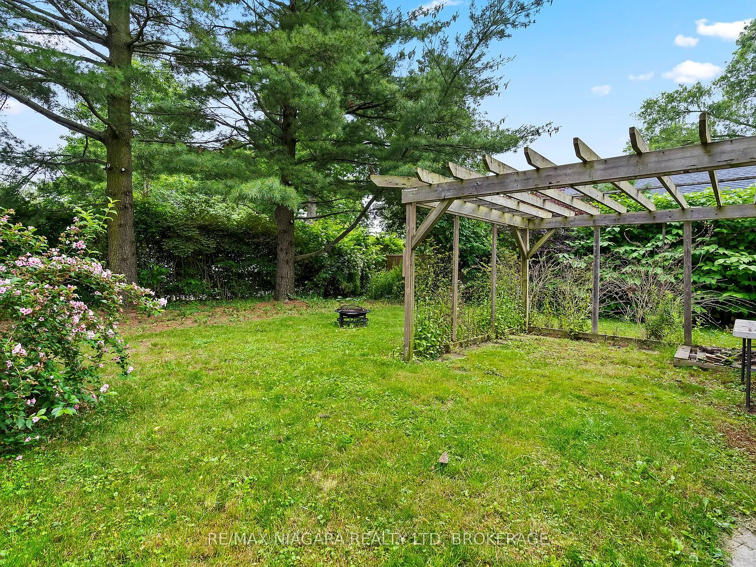 2 bed, $2,690 — Photo 2