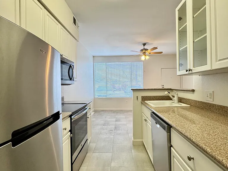 1701 E Colter St #110 — Photo 8