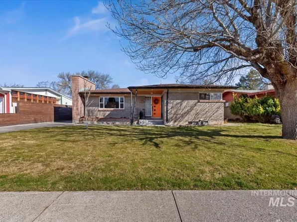 940 N 8 E, Mountain Home, ID 83647