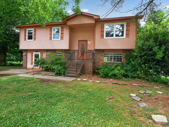 4056 Knollbrook Dr NW, Huntsville, AL 35810