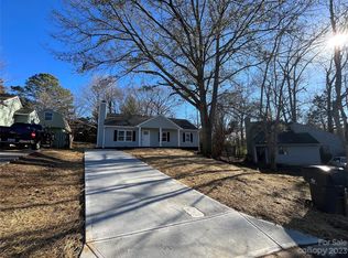 9104 Saint Michaels Ln, Charlotte, NC 28227