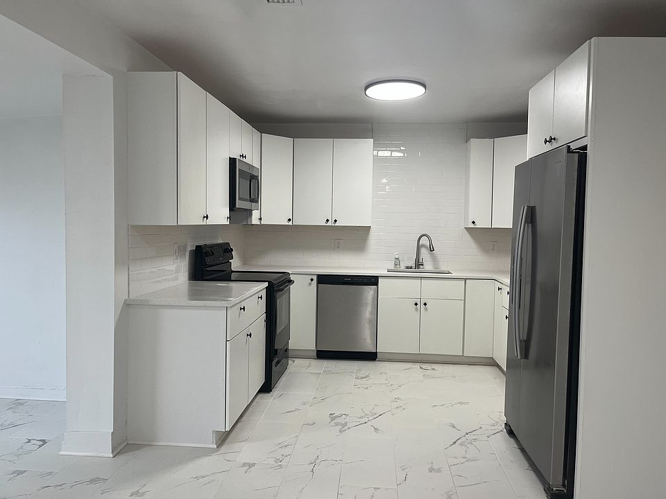 1st image of 77 Anderson St #C