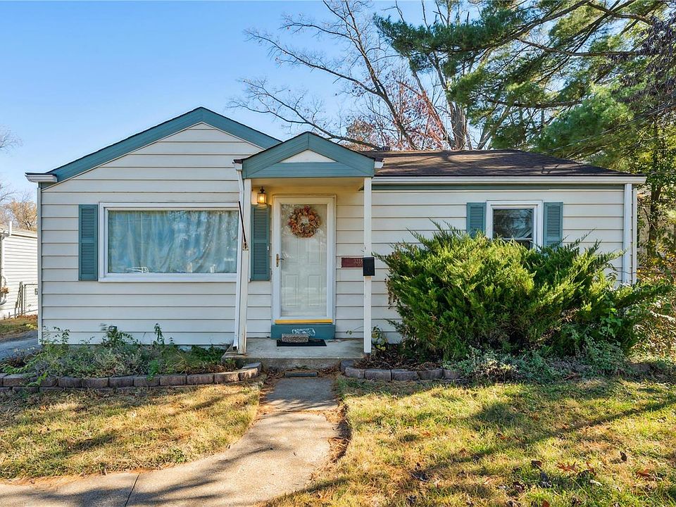 1st image of 3218 Chaucer Ave
