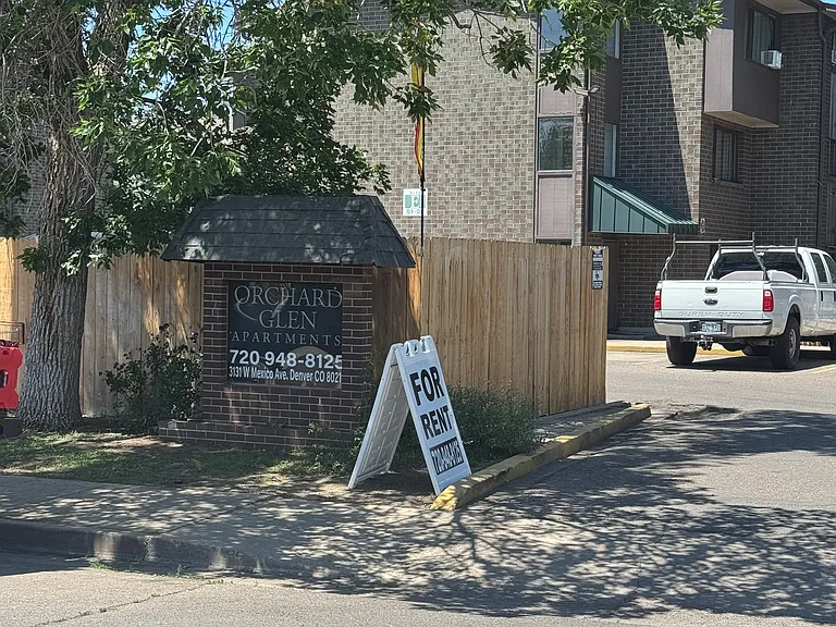 Orchard Glen Apartments — Photo 42