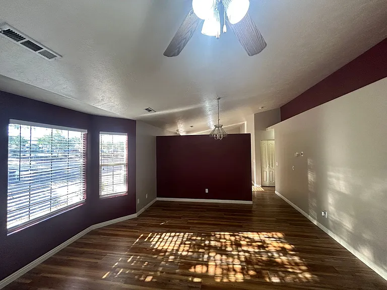 278 E 300 N — Photo 13