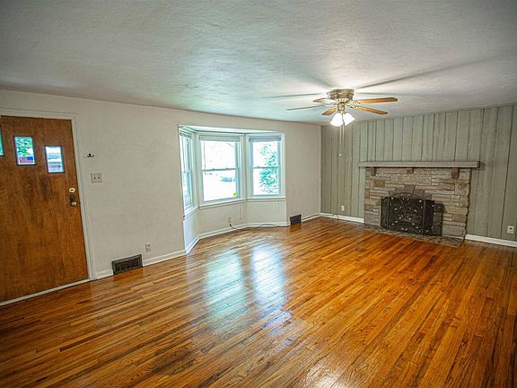 3rd image of 1413 Kessler Pl