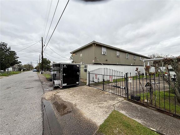 3rd image of 321-325 S Bengal Rd