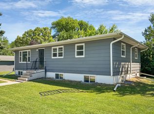 4 N 21st St, Grand Forks, ND 58203
