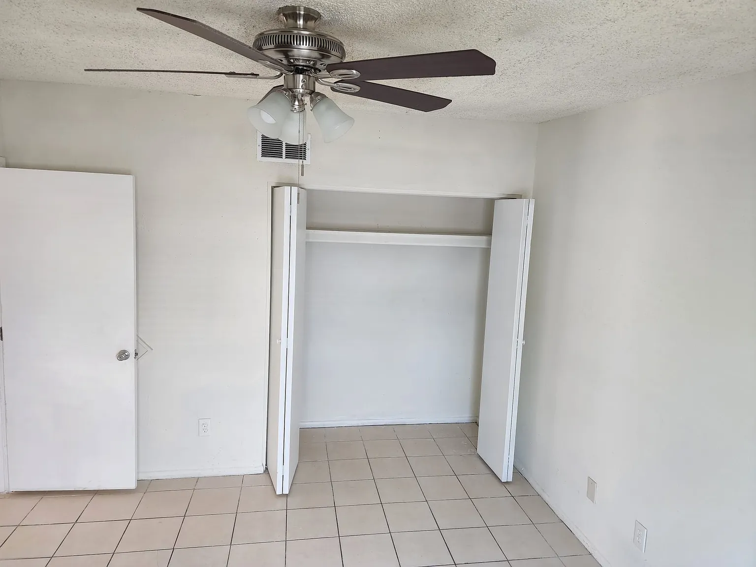 2 bed, 800 sqft, $1,250 — Photo 3