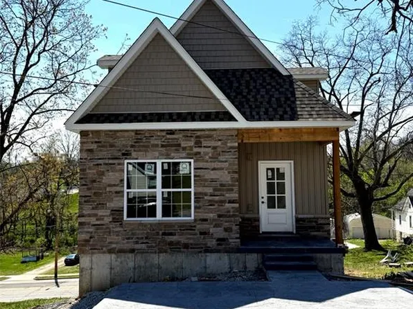 621 McKissock St, De Soto, MO 63020