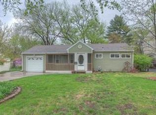 7435 Reeds Ln, Overland Park, KS 66204