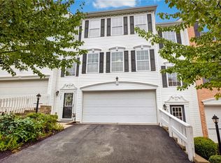 202 Ascot Ct, Coraopolis, PA 15108