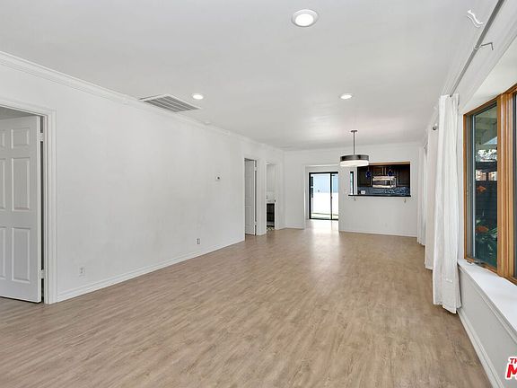 5th image of 7701 Norton Ave