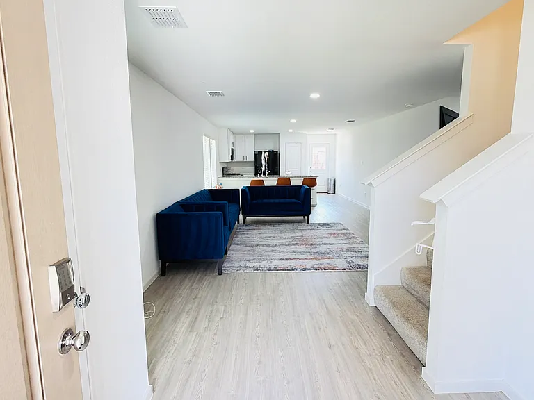 217 Adelina Dr — Photo 5