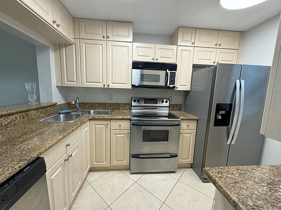 3rd image of 433 Swallow Dr Unit 101