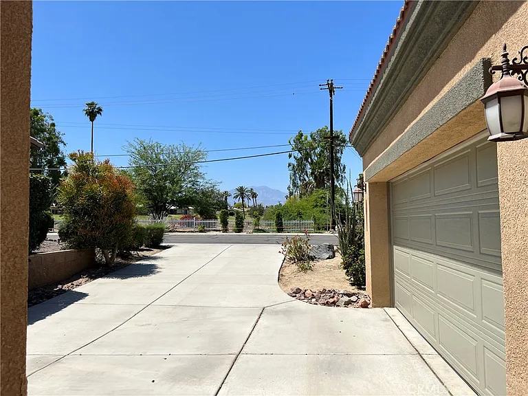77184 California Dr — Photo 38