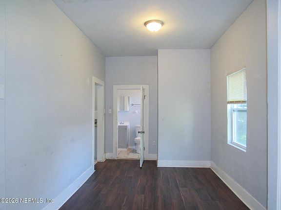 3rd image of 1554 W 17TH Street