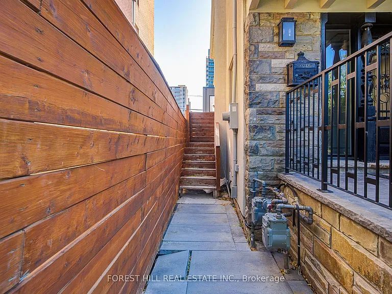 85 Vaughan Rd #5 — Photo 28
