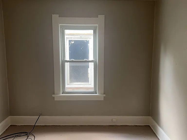 247 E Pearl St — Photo 11