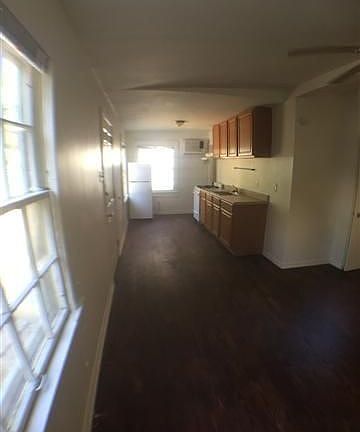 5th image of 908 W 22nd St APT C