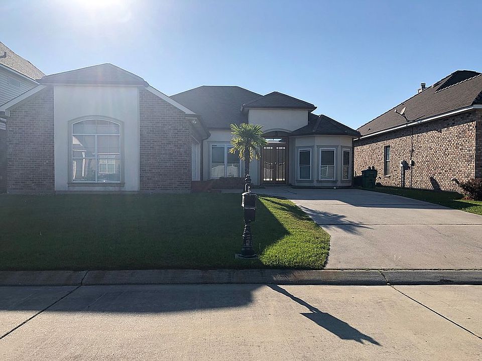 1st image of 621 Lakeshore Village Dr