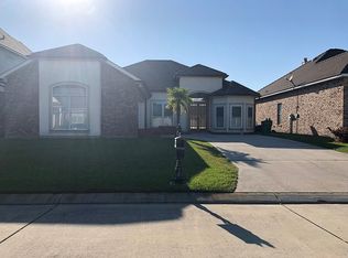 621 Lakeshore Village Dr, Slidell, LA 70461