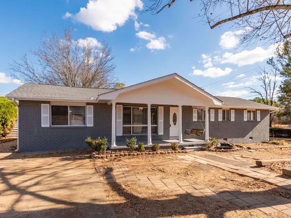 18 Walker Rd, Rossville, GA 30741