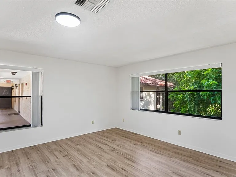 110 Hammock Pine Blvd — Photo 6