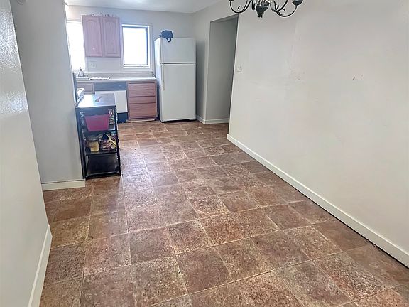 4th image of 1452 Lacey St