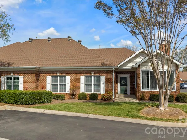 8185 Windsor Ridge Dr, Charlotte, NC 28277