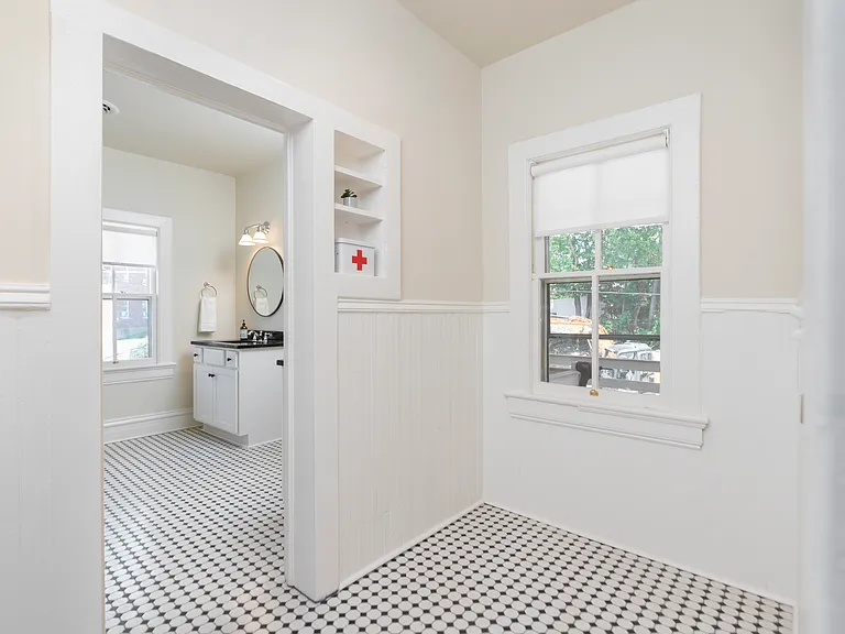 138-140 N Coalter St #140 — Photo 23