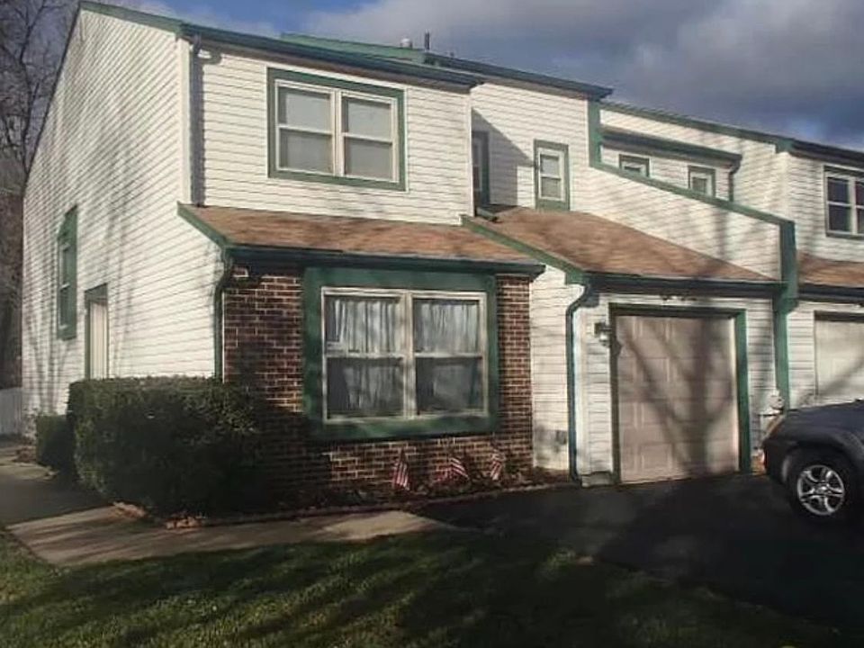 1st image of 818 Roberts Rd