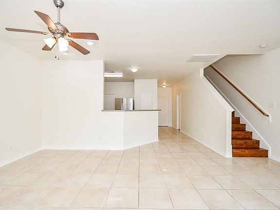 3rd image of 8022 Fisher Glen Ln