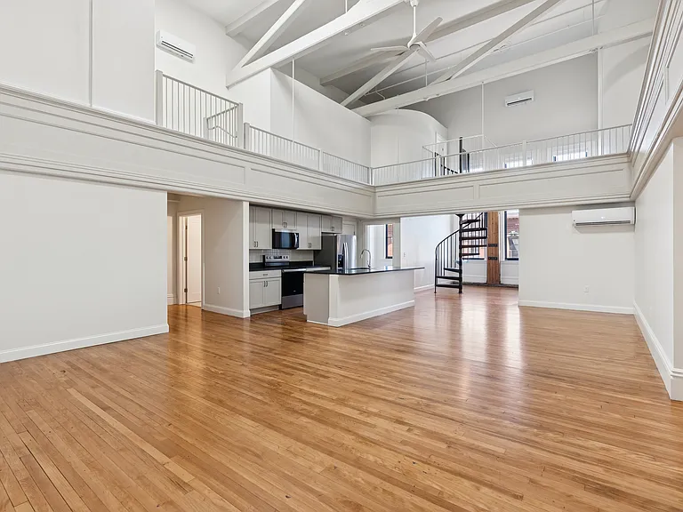 129 Main St #302 — Photo 3