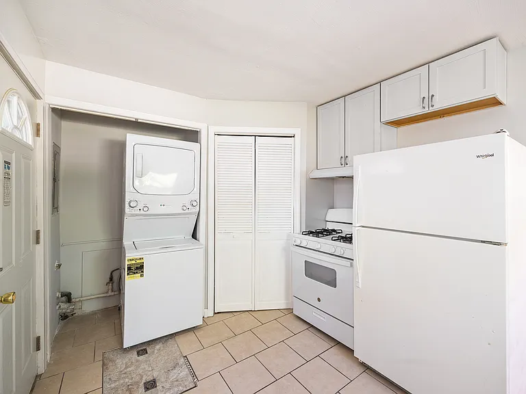16802 Bulger Ave — Photo 5