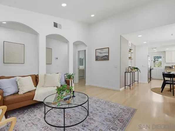 2474 Royal Saint James Dr, El Cajon, CA 92019