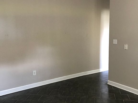 5th image of 5547 Woodlawn Pl