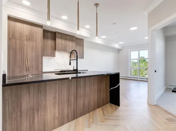 4270 S Norford Ave NW #2113, Calgary, AB T3B 6H3