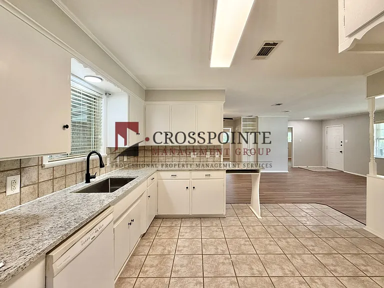 3014 Tower Dr — Photo 11
