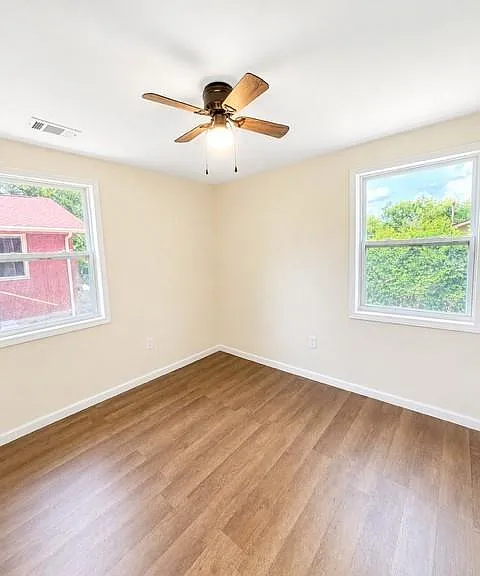 717 Lilly Ave — Photo 6