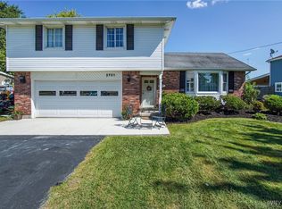 2701 Stony Point Rd, Grand Island, NY 14072