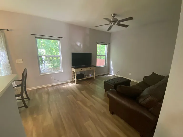 670 Grove Cir — Photo 3