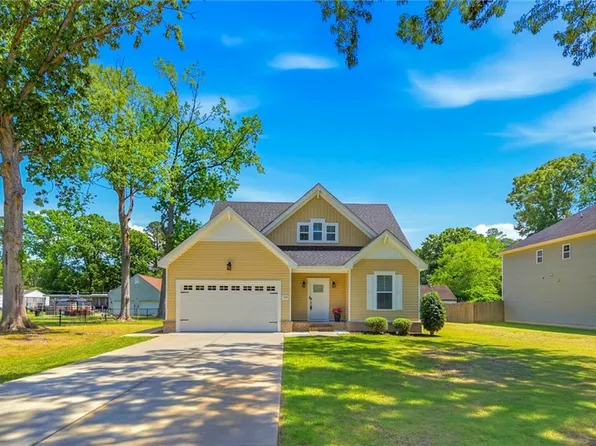 213 Hurdle Dr, Chesapeake, VA 23322