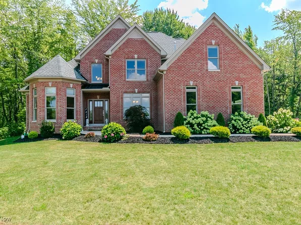 8675 Auburn Rd, Chardon, OH 44024