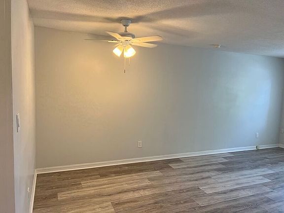 5th image of 937 W Preston St APT 4