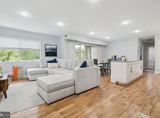 5200 Crossfield Ct #142, Rockville, MD 20852