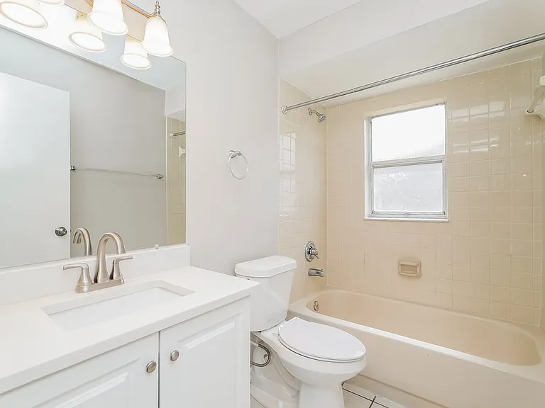 1352 Foxboro Dr — Photo 15