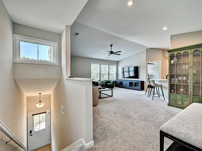 1218 Lemon Tree Ln #305 — Photo 2