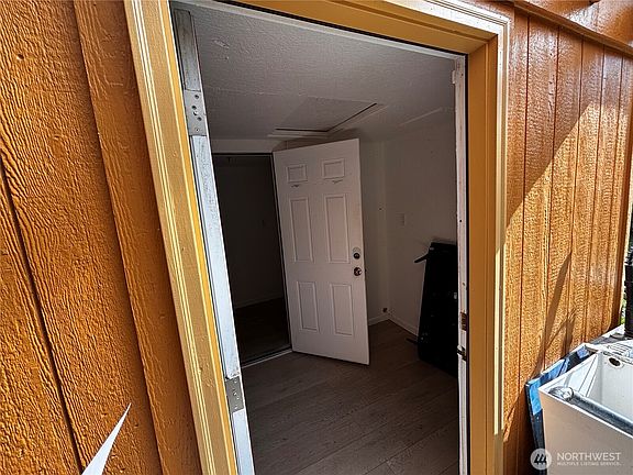 4th image of 4814 18th Avenue SE